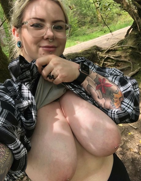 tattooedaprilfree star exclusive photos