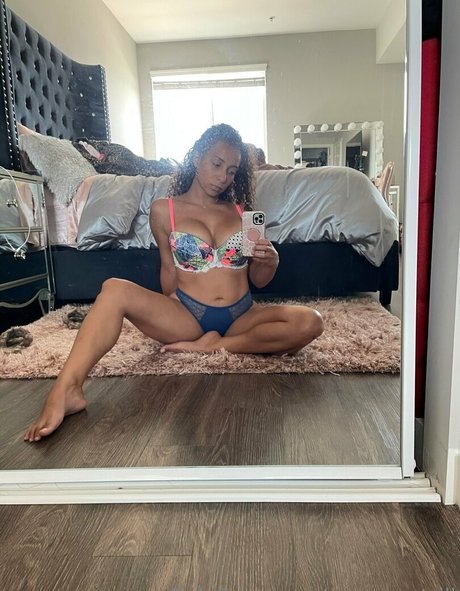 QueenSoTrill model nudes img
