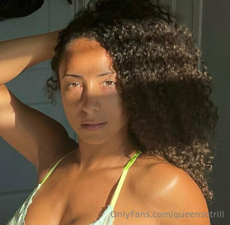QueenSoTrill pornstar top photo