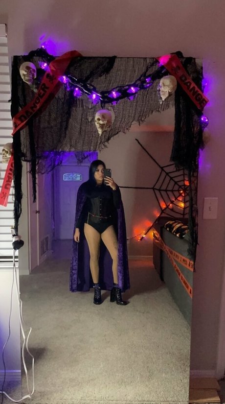 sabrinahellfire model nude photos