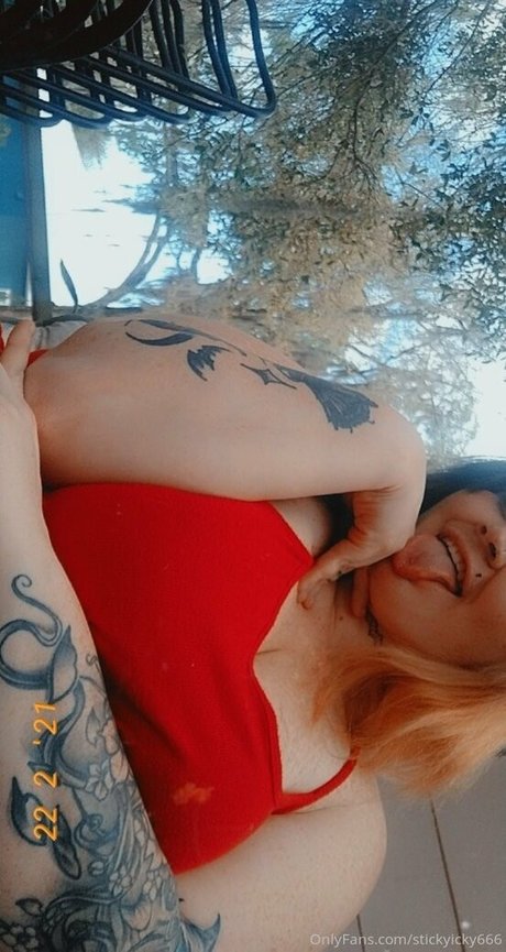 stickyicky666 star naked image