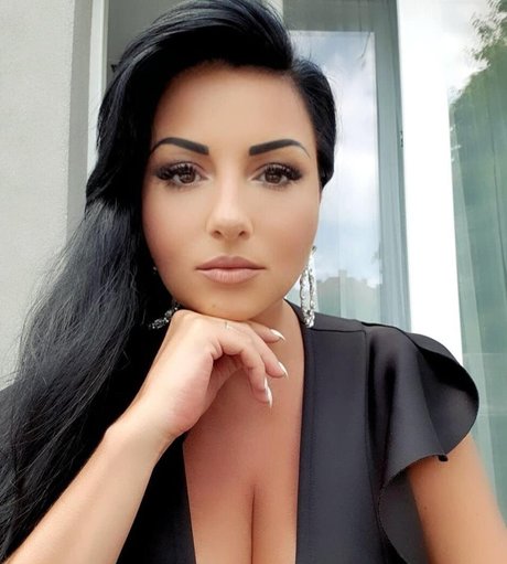 Rita Kyslinger sexy star pic