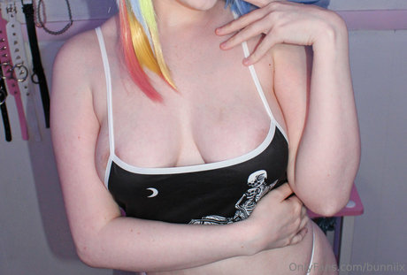 bunniix porn star img