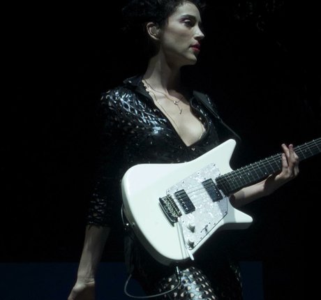 Annie Clark star pretty galleries