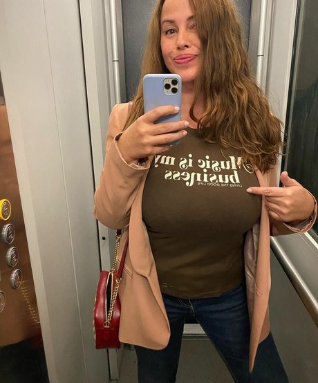 Serena Roberti hot pornstar images