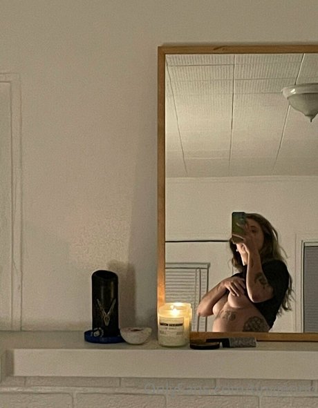 tinyjennn naked model gallery