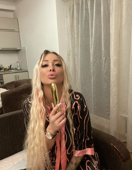 oliviahazeee star erotic pictures