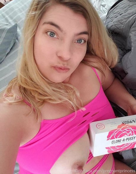 pregnantprincess adult model pics