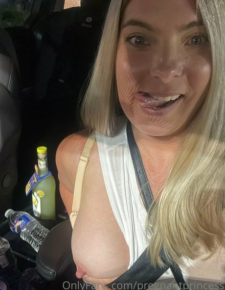 pregnantprincess adult model pic
