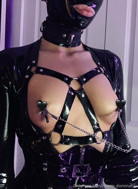 matrix dominatrix art star pic