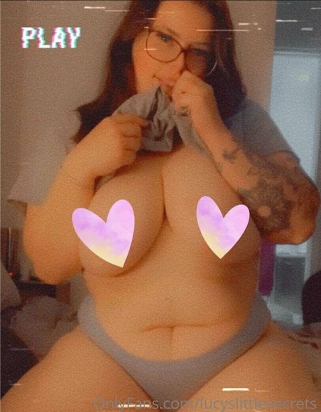 lucyslittlesecrets art model pictures