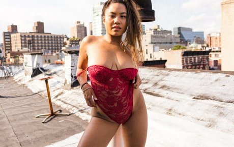 Victoria Kuang high quality star pics
