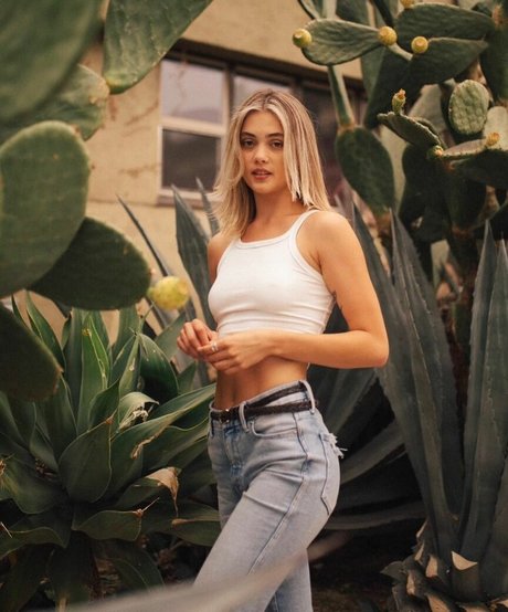 Tatum Dahl beautiful star archive