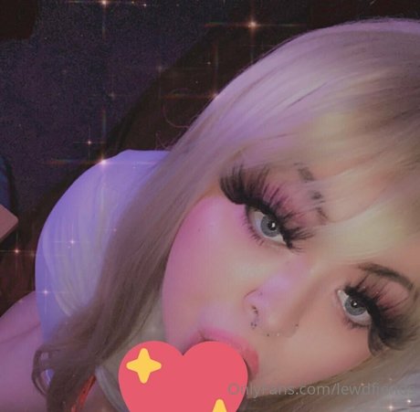 Lewdfiends model exclusive picture