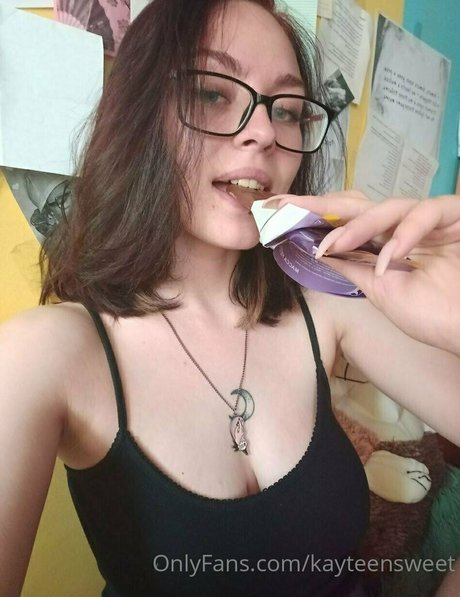 kayteensweet pornographic model pic