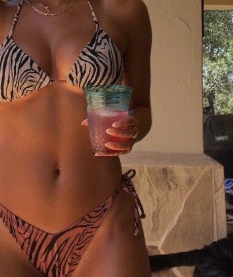 Mackensiemintz pornstar naked picture