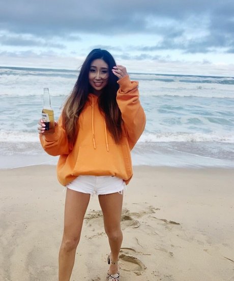 Jinnnyk naked pornstar picture
