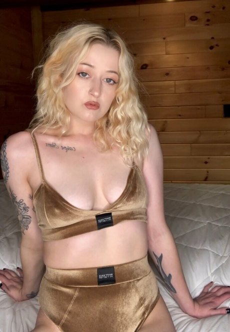 shemale outdoor onlyfans hot nude pic