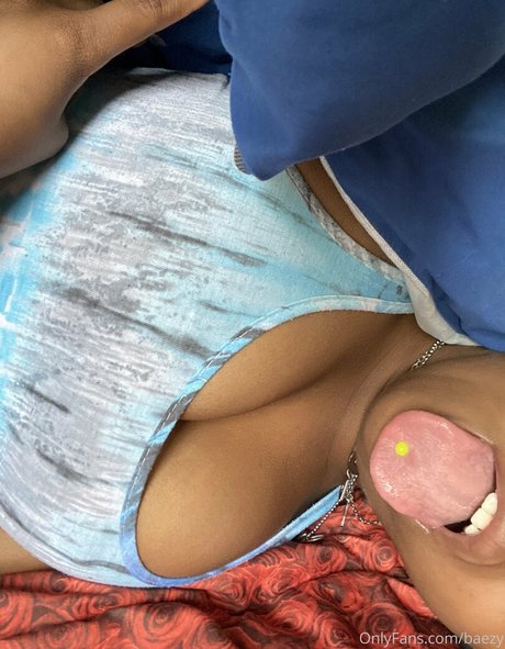 baezy nude model photo