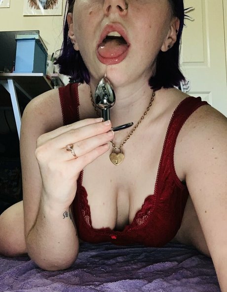 petiteivy pornstar nude pics