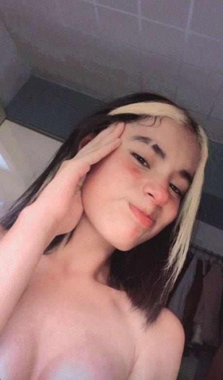 Cmp Perla model hot pics