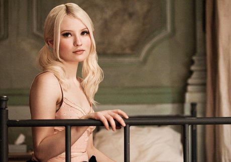 Emily Browning exclusive pornstar image