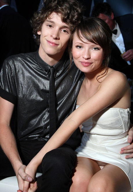 Emily Browning star pics