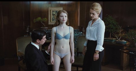 Emily Browning sexy model images
