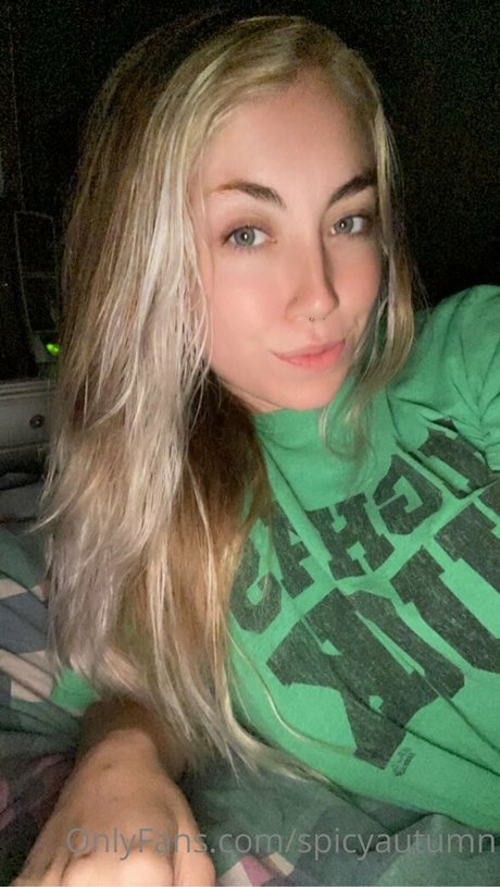 spicyautumn model naked gallery