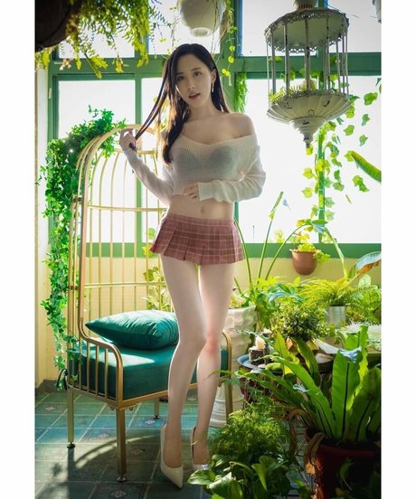 Vanessa Only4567 pornstar naked archive