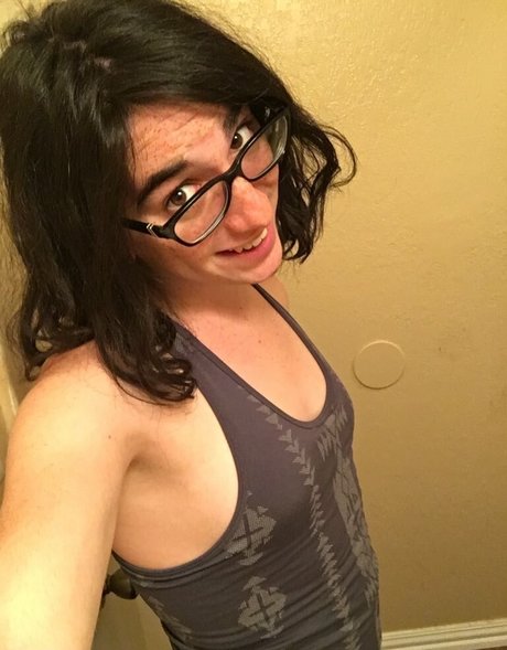 moms onlyfans nude image