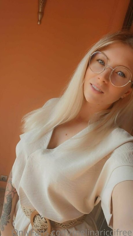 melinariccifree star naked gallery