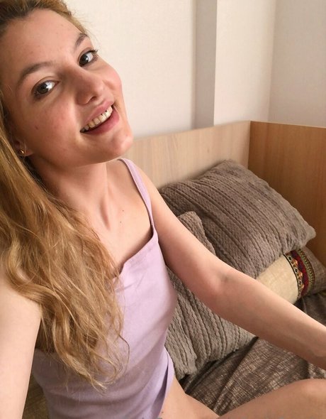 alexisfoxxie best model photo