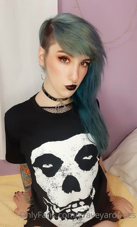 graveyardhoes model perfect archive