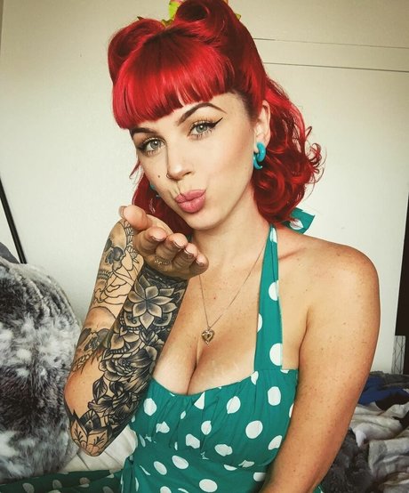 Punkqueenxoxo pornographic model pic