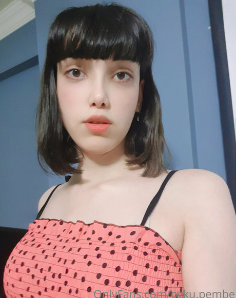oyku pembe star sexy pic