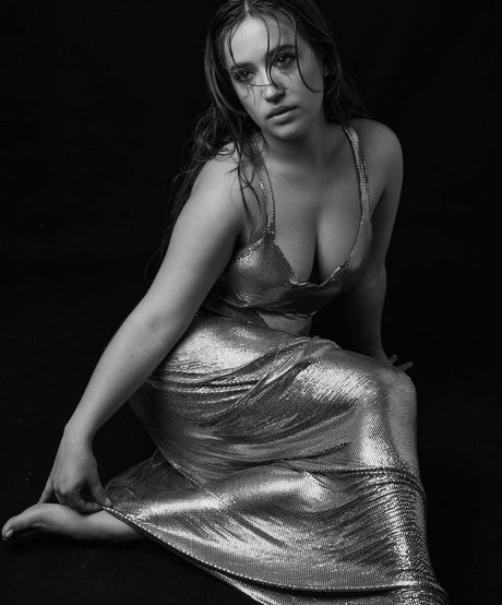 Gideon Adlon sexy actress photos