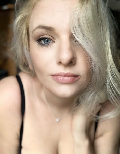 ashelizxd erotic model photo