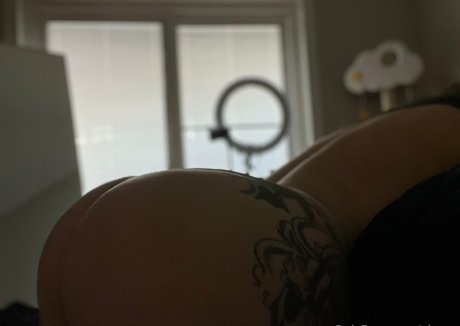 very skinny onlyfans nude photos
