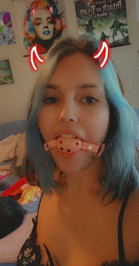 QT Lux pornstar pretty image