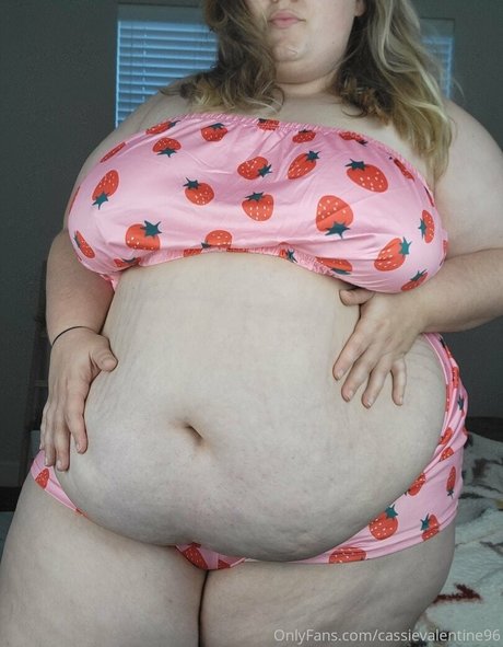 cassievalentine96 model hot gallery