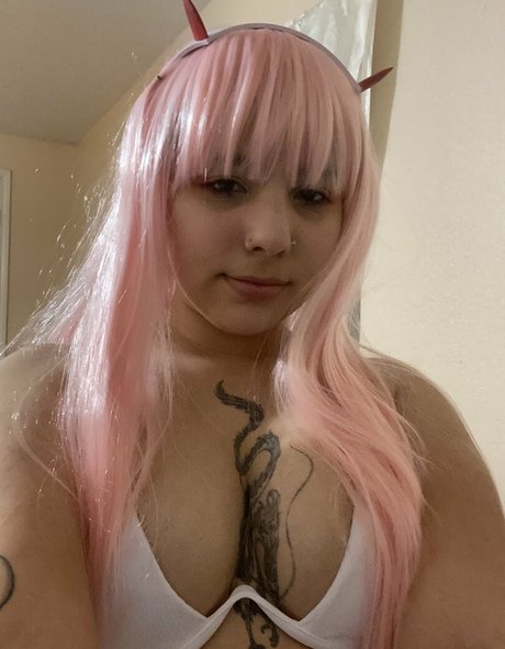 hellzzangel free naked model pic