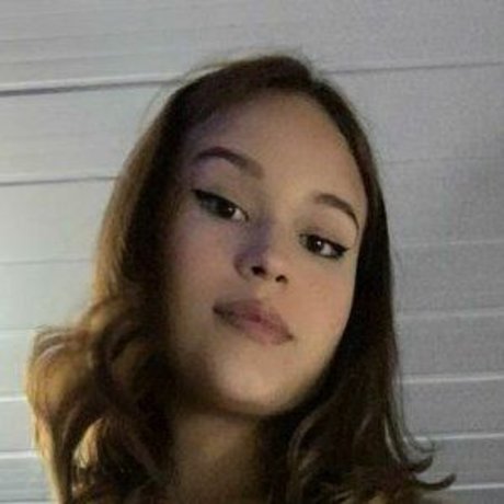 Eduarda Valentina model sexy img