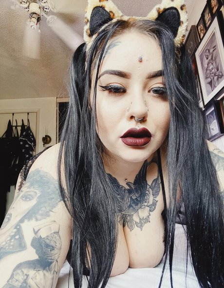 Satanslilslut6969 naked actress picture