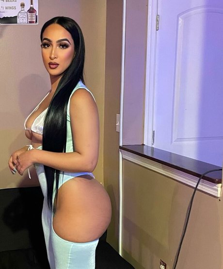 Omaima Benamre naked model archive