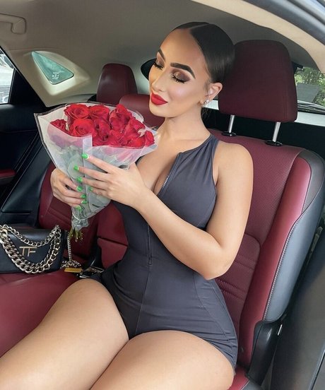 Omaima Benamre pretty model photos