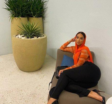 Omaima Benamre hd star galleries