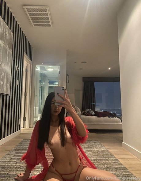 Lil Asian Princess model nudes photo