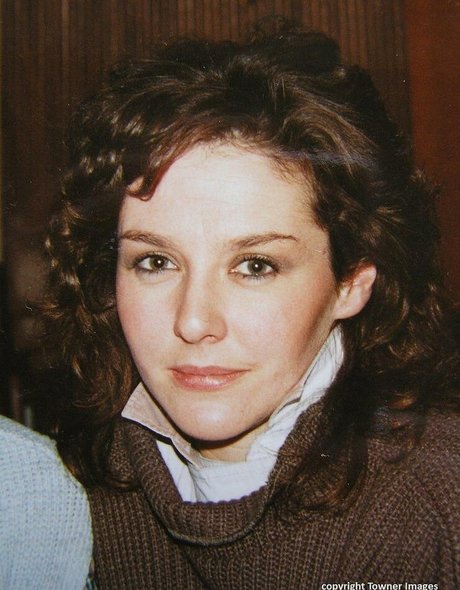 Amanda Burton star hot image