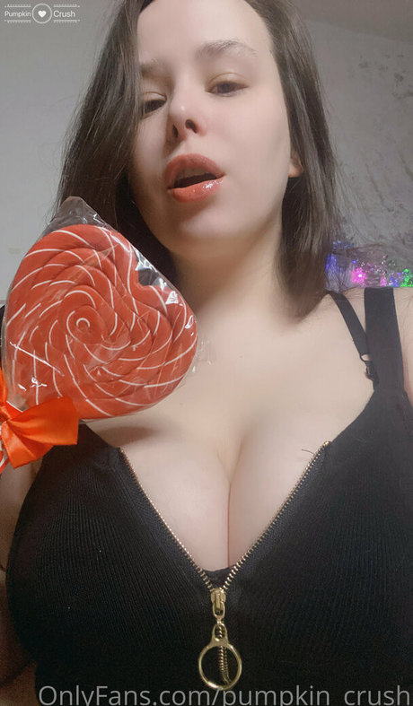 pumpkin crush top actress photos
